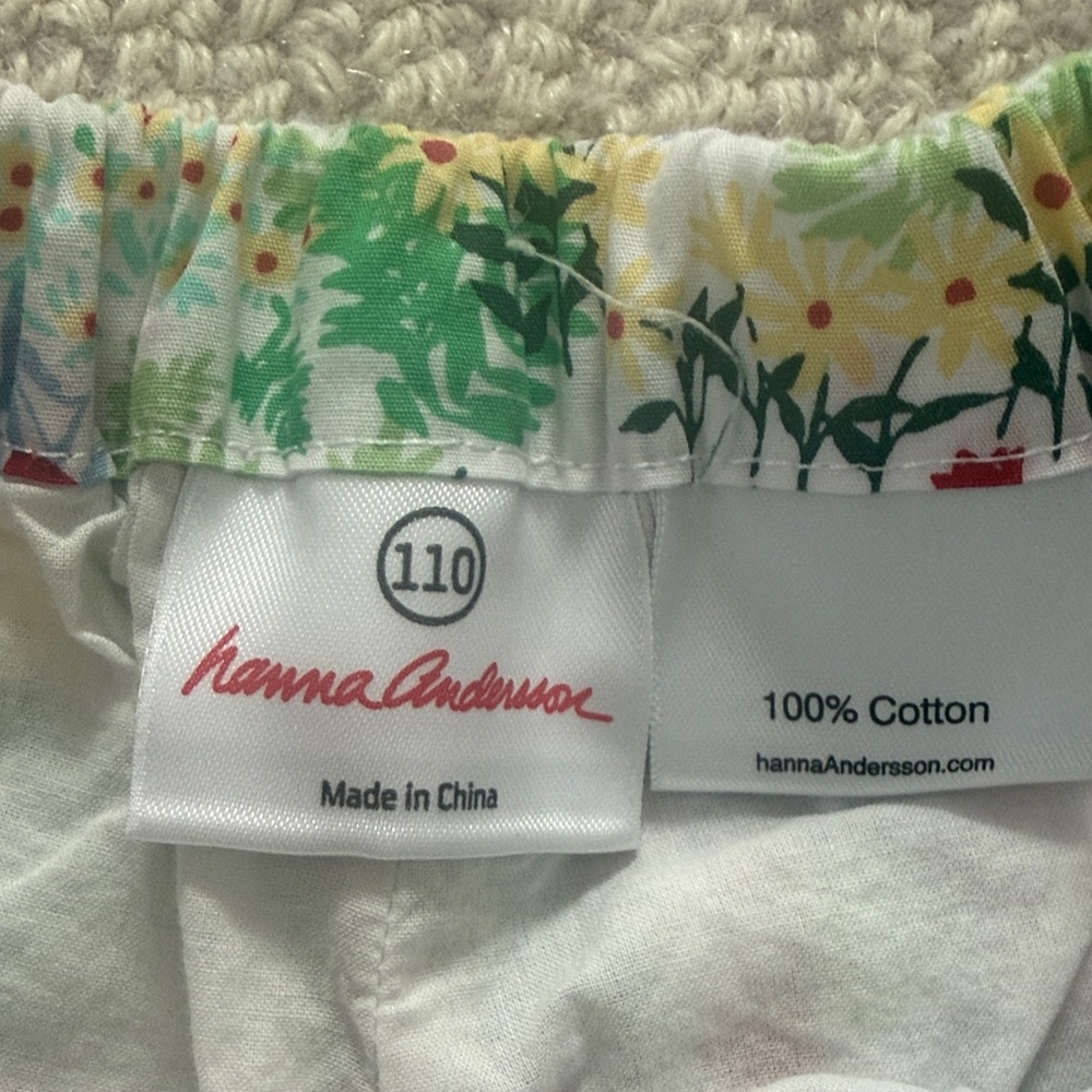 Hanna Andersson Floral scalloped Shorts - Picture 2 of 5